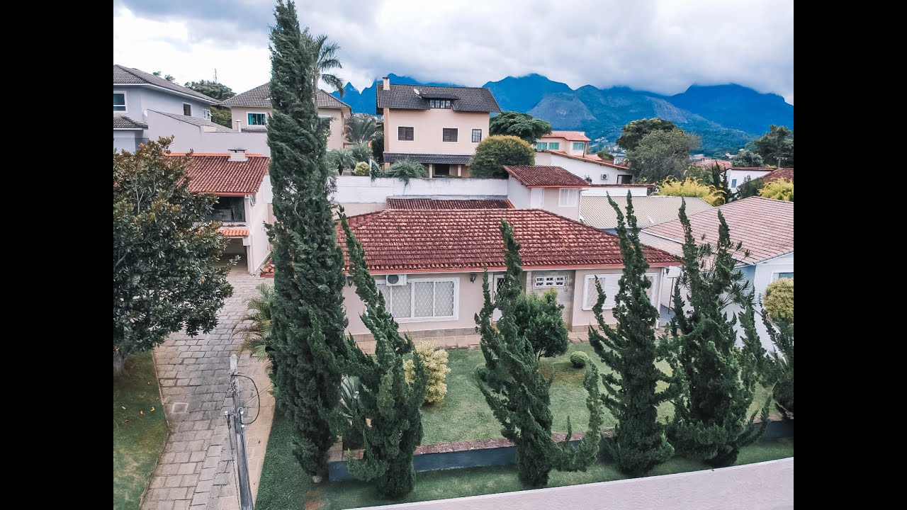 Casa com 4 quartos à venda, 234 m² por R$ 1.500.000 - Parque São Luiz - Teresópolis/RJ