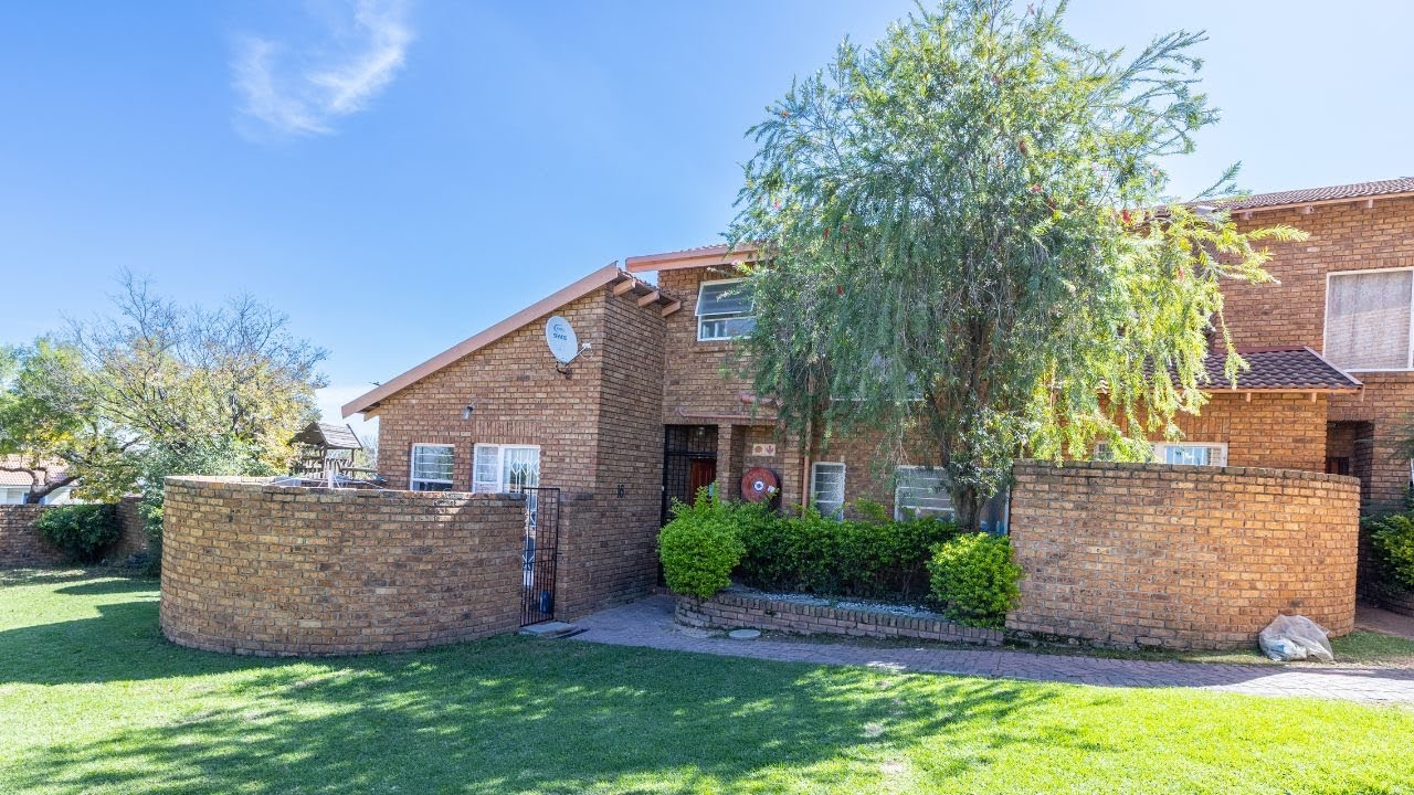 Spacious and Modern 2 Bedroom Townhouse | Halfway Gardens | R 1 099 000.00