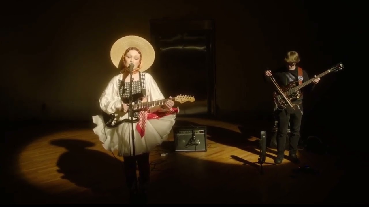 Ayka – Times Are Changing (Live on Plysh 23.02.22)