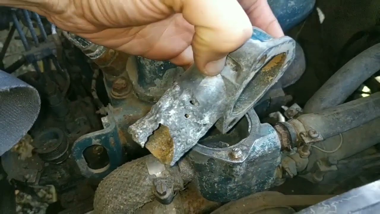 1982 Datsun Urvan E23, motor SD23, tampa do termostato (parte 1 de 2)