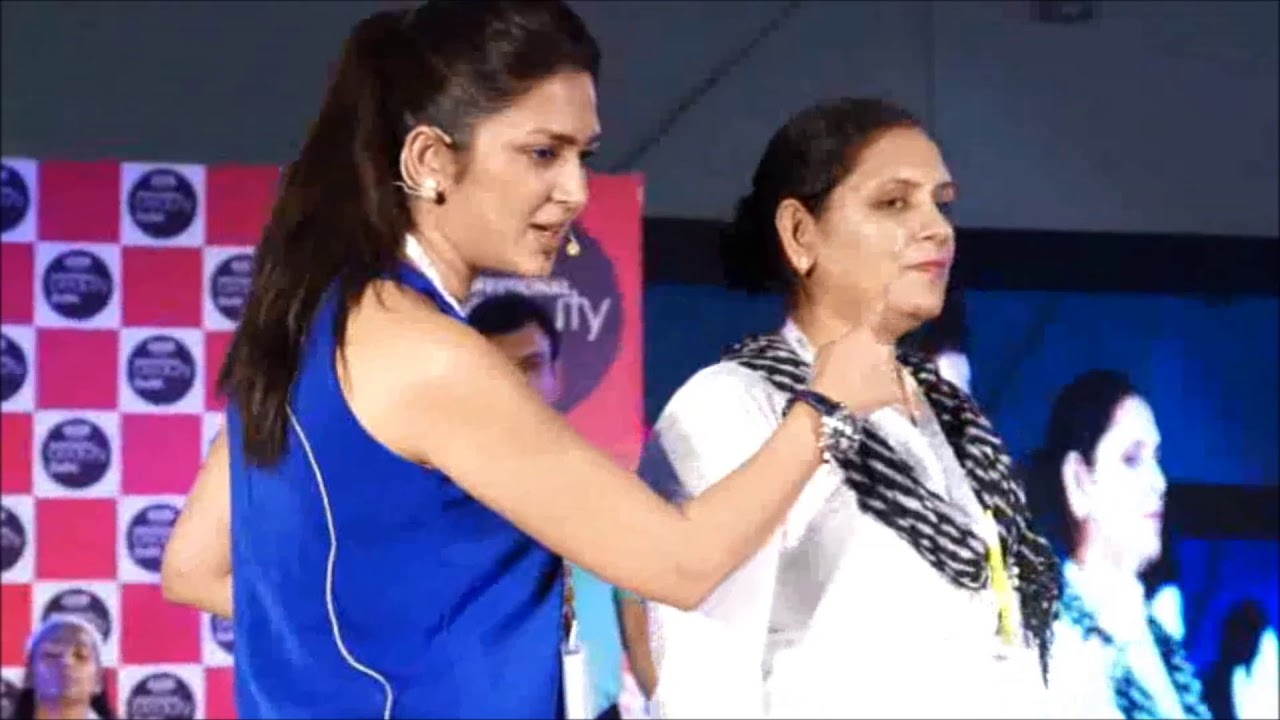 Facial Technique by Manisha Chopra(SeaSoul) #professionalbeauty