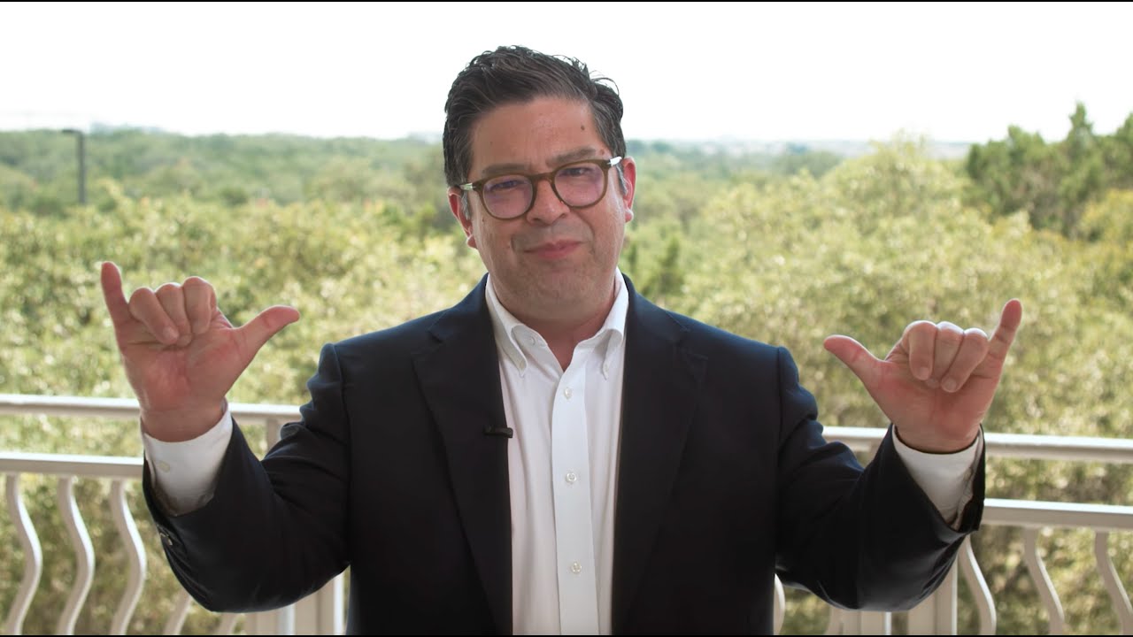 Welcome, UTSA COEHD Runners! From Dean Mario Torres