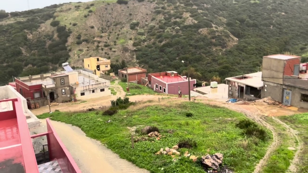 يوميات شتوية  🌧️☂️أمطار الخير ومناظر على ميناء 🚢طنجة المتوسط🏗️🏡