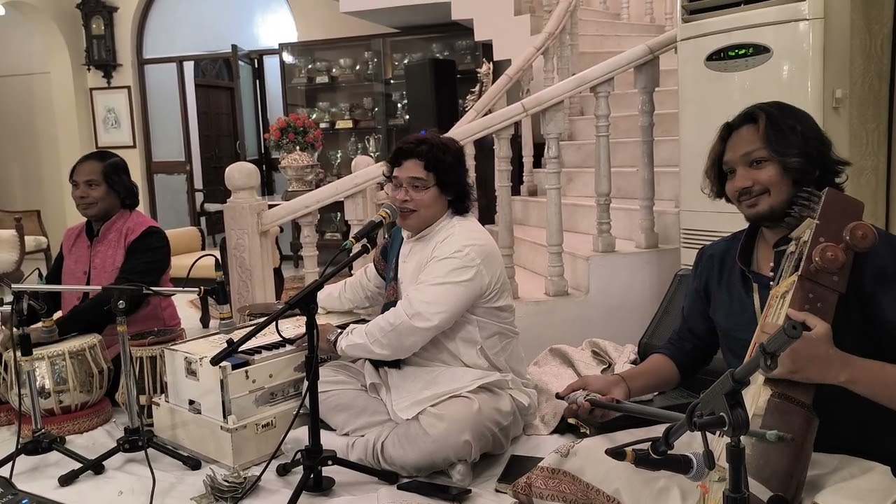 Jindagi jab bhi tere bazm me . sikandar khan hyderabad ghazal singer