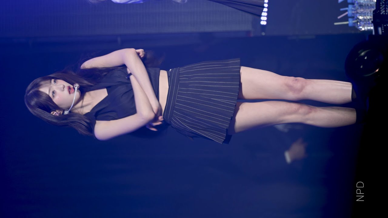 [8K 직캠] 240310 아이브(IVE) 장원영(Jang Wonyoung) ROYAL 직캠(FANCAM) 2024 IVE 2nd FANMEETING