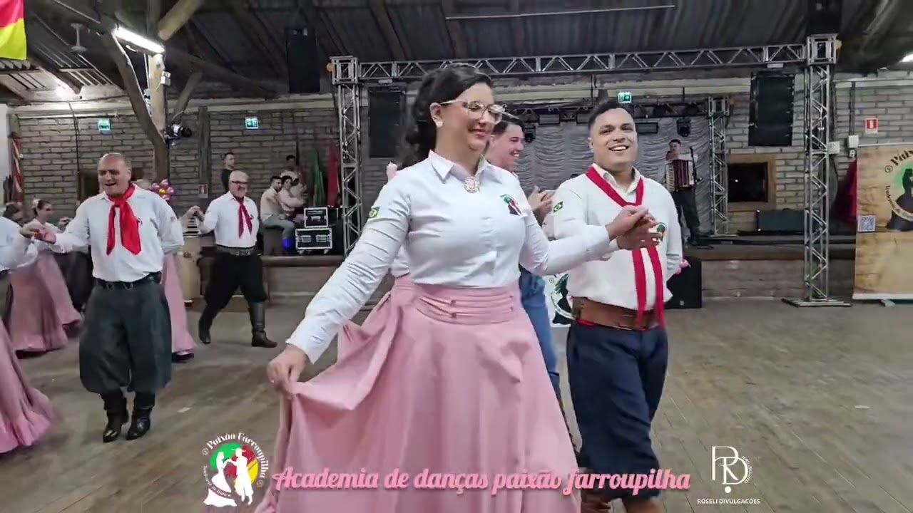 Apresentação no 2° Baile das Prendas da Academia de Danças Paixão Farroupilha.
