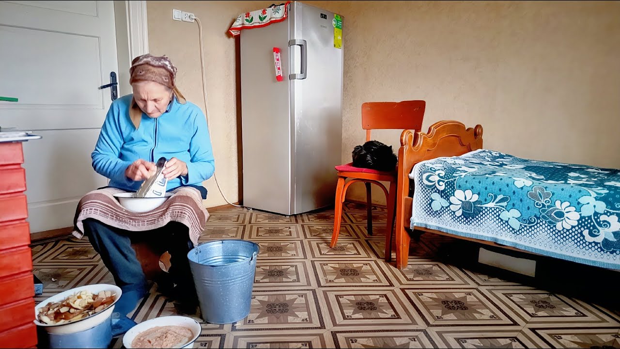 Preparing festive dishes high in a Carpathian village | Authentic Carpathian cuisine.