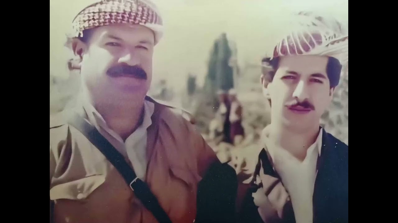 كتۆر(بڕیار) كوڕی شه‌هیدی فه‌رمانده‌(سه‌ید قودره‌ت) یادگاری و  وێنه‌كانی باوكی لای خۆی پاراستووه‌