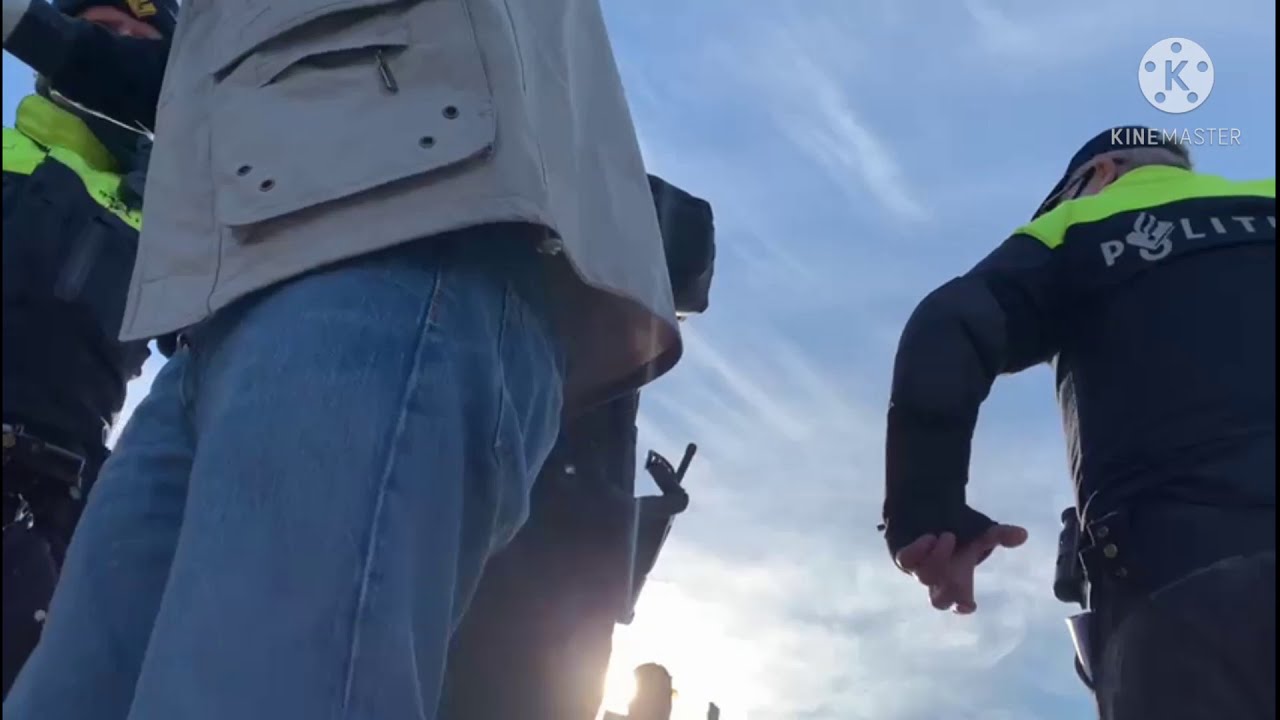Wie denk je wel niet dat je bent ?   Cops 