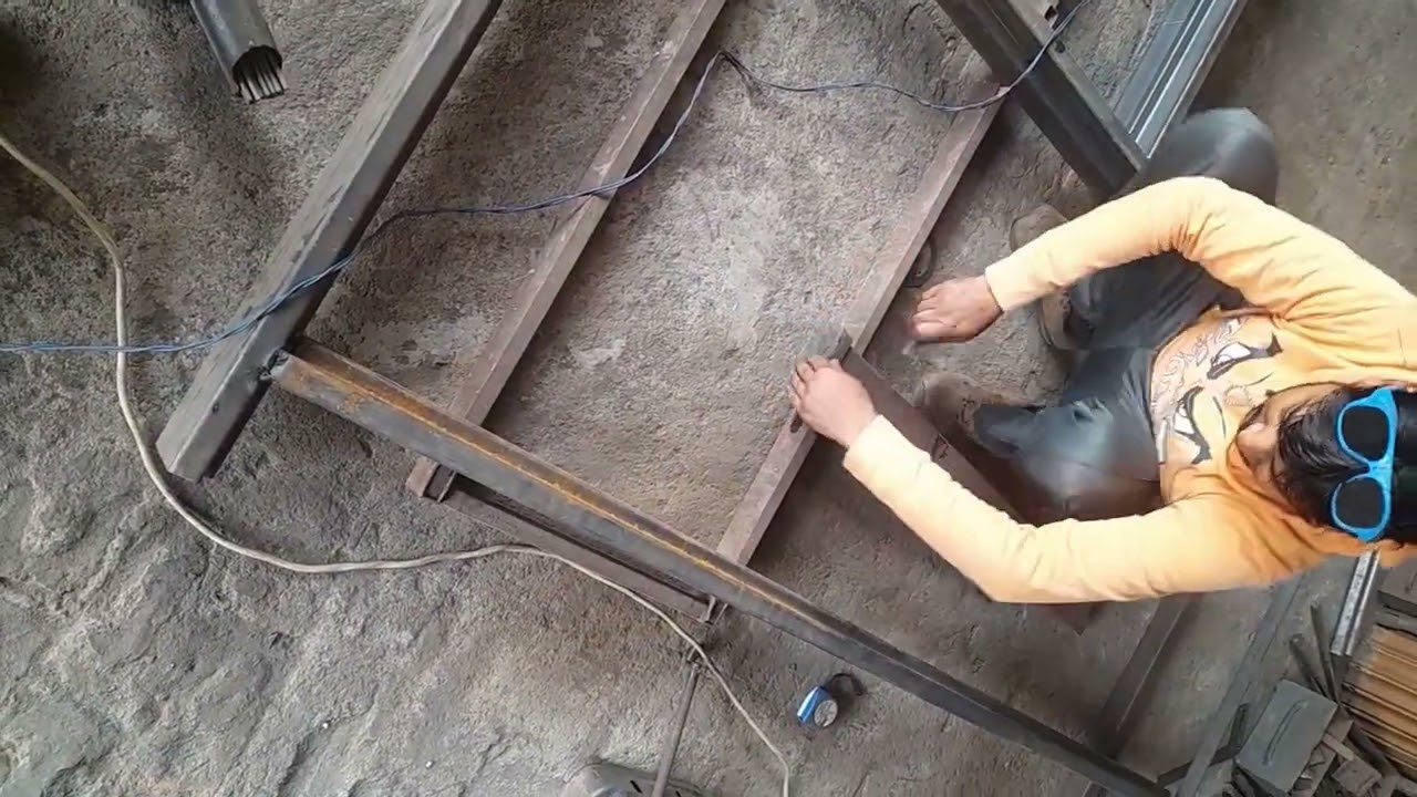@alam_saifi_welder.. #singledoor attached window with grill #construction #welding 