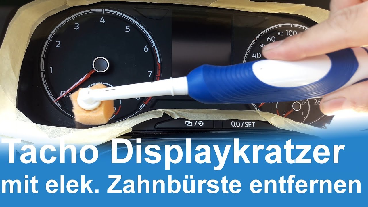 Kratzer aus Tachoscheibe mit elektrischer Zahnbürste entfernen | mit Meguirs PlastX