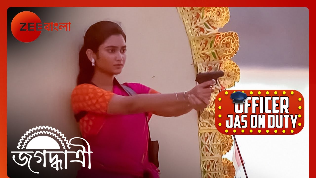 👮‍♀️🥻শাড়ীতেও নেভালেন Officer এর কর্তব | Jas on Duty | Jagadhatri | Zee Bangla