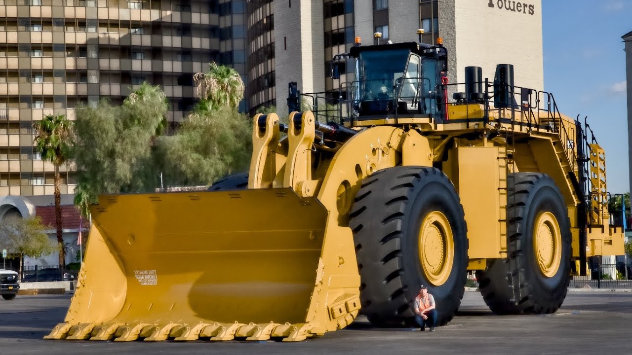 Cat 995 Loader Leaving MINExpo 2024