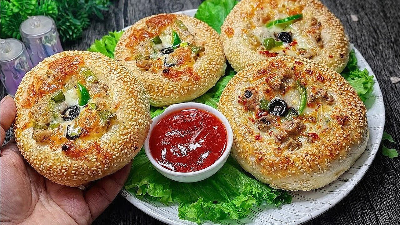 ہفتے میں دو دن افطار میں یہ مزیدار ریسپی میرے  گھر میں بنتی ہے❣️Delicious Chicken Mini Pizza Recipe 