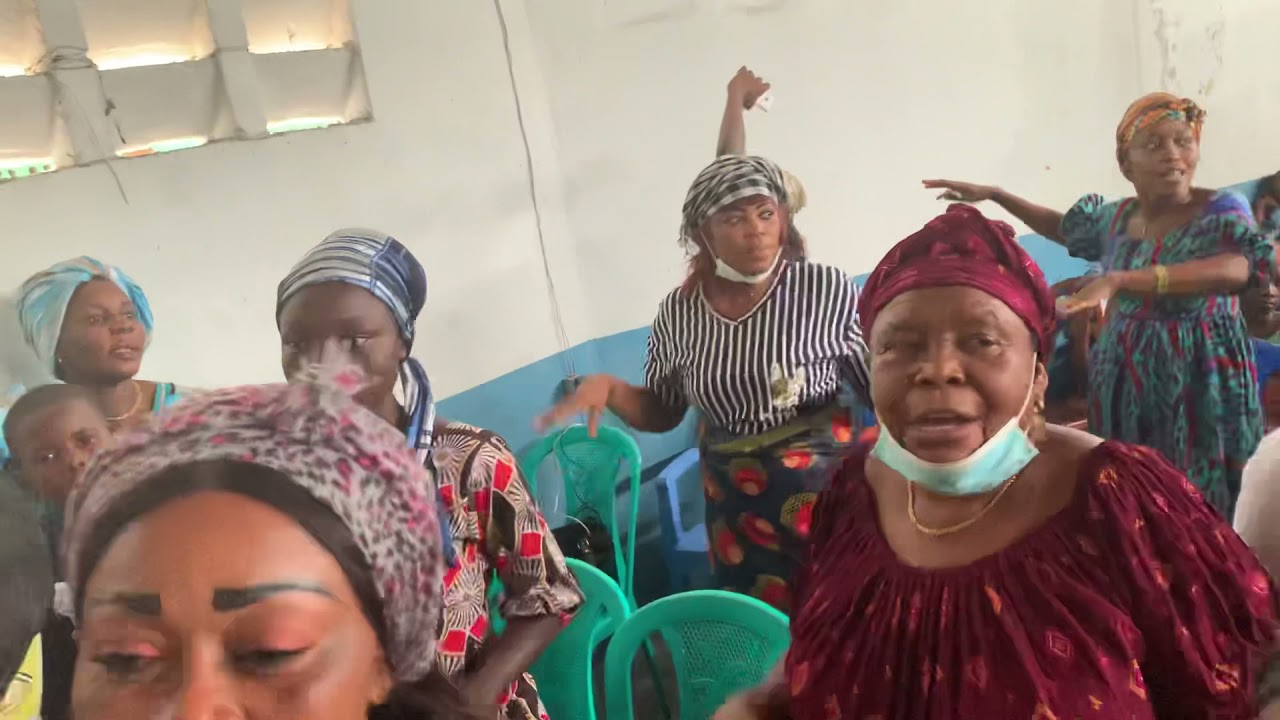 Culte du 21 Mars/Paroisse Lemba: Animation avant la prédication.