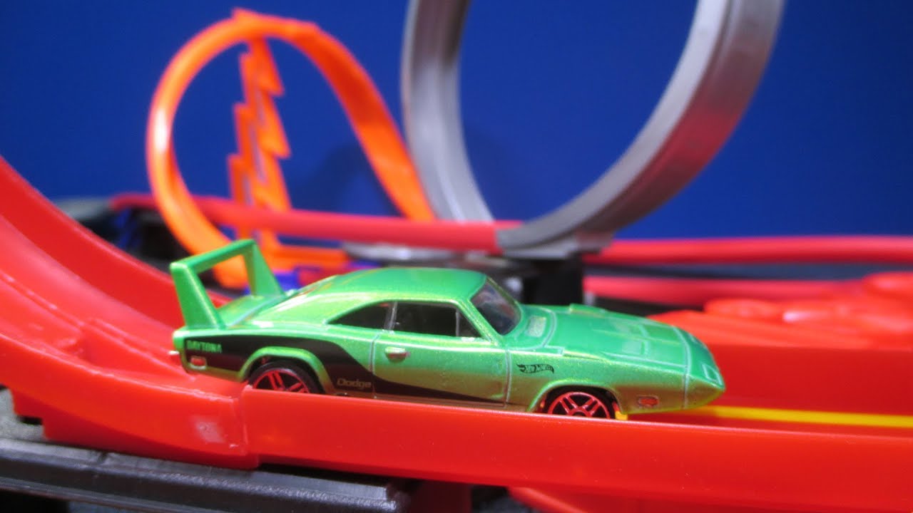 Track Time 16G Part 2 Testing Hot Wheels with the Power Loop and 35' of track