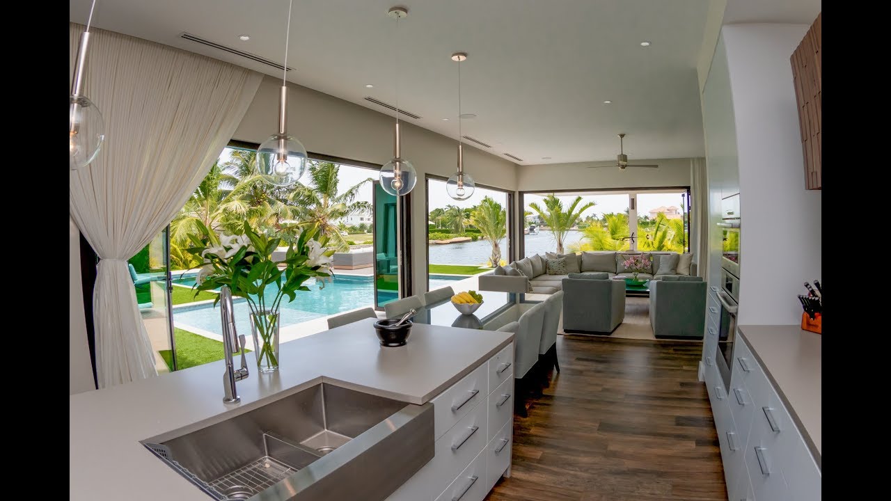 Luxury 6 Bed Canal Home - Crystal Harbour Grand Cayman