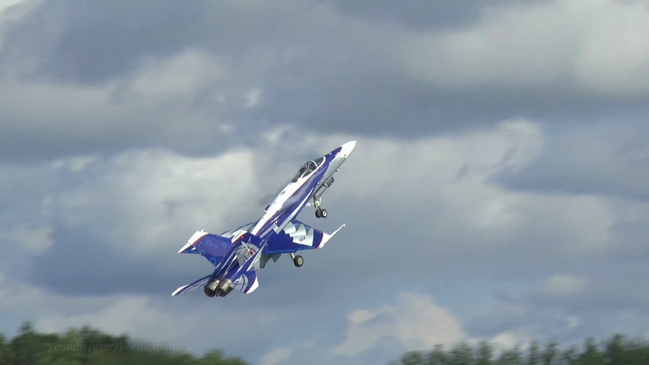 RCAF CF-18 Demo Hornet - Gatineau Airshow