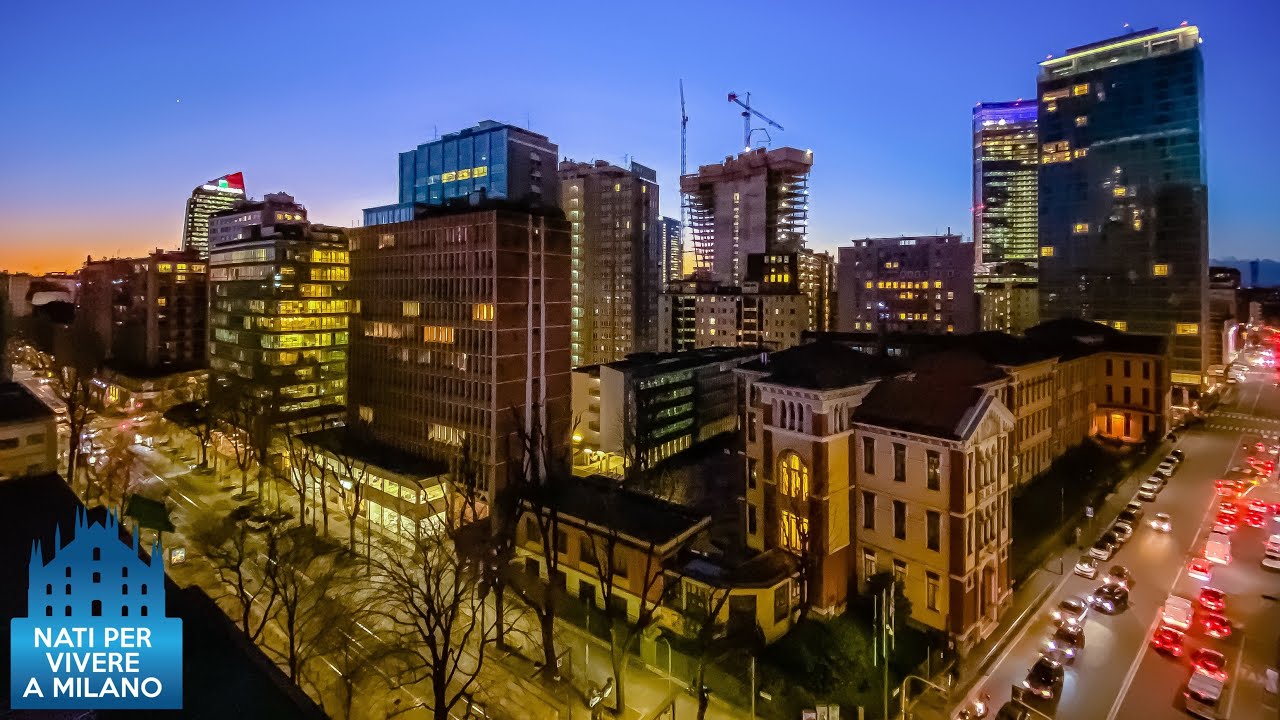 Dalla terrazza dell’Excelsior Hotel Gallia: dal tramonto alla sera, la splendida Milano!