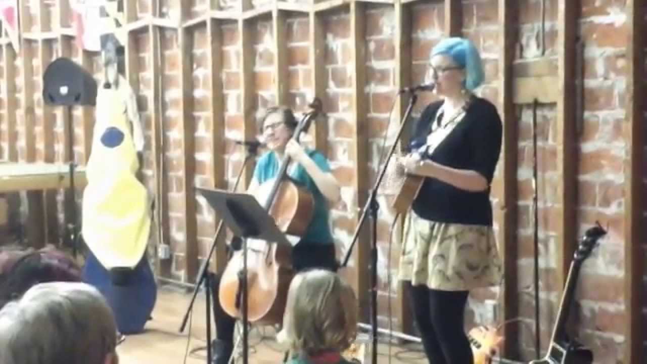 Uncle Geek's House &ndash; The Doubleclicks (live)