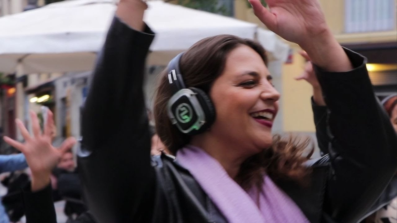 ¡Baila a lo loco en un Disco Tour Silencioso por las calles de Madrid!