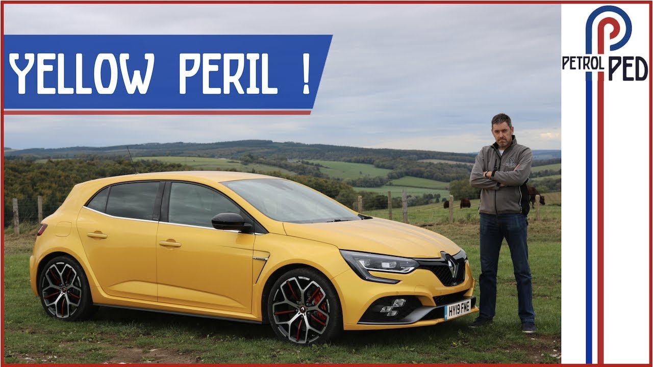 Megane RS 300 Trophy bends the Laws of Physics !