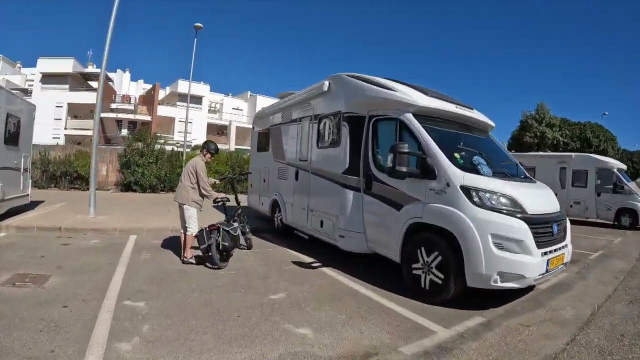 Vera, op de fiets naar Garrucha   natuurgebied bekijken #2022-033
