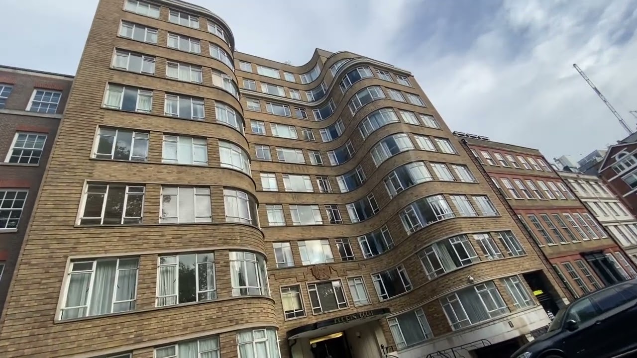 Florin Court and Charterhouse Square