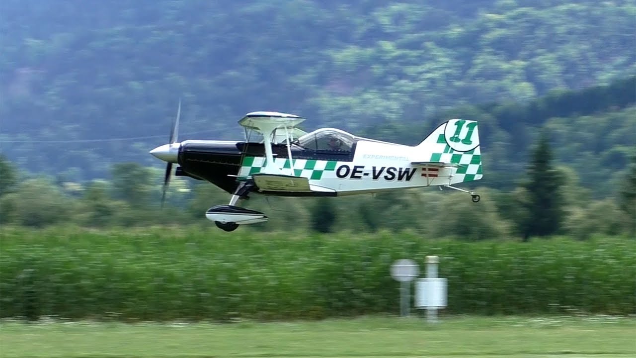 SMOKE ON Pitts S1-11b Experimental display at Airfield Nötsch | OE-VSW