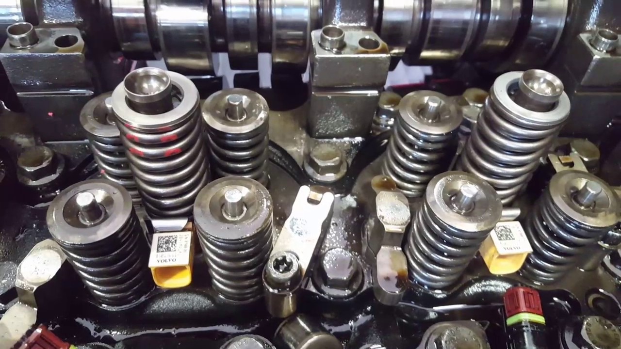 Как заменить форсунки и чашки на Volvo D13 Часть 2/2