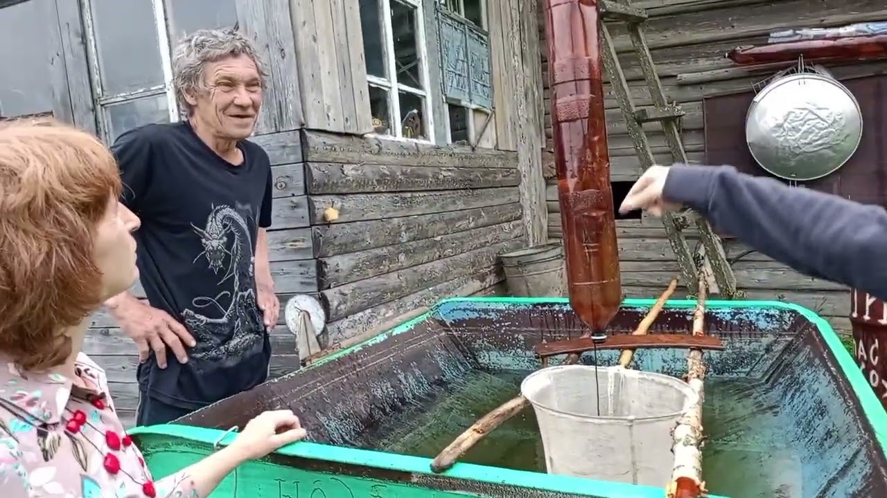 К отшельнику в гости. Живёт один в деревне 30 лет. Республика Коми