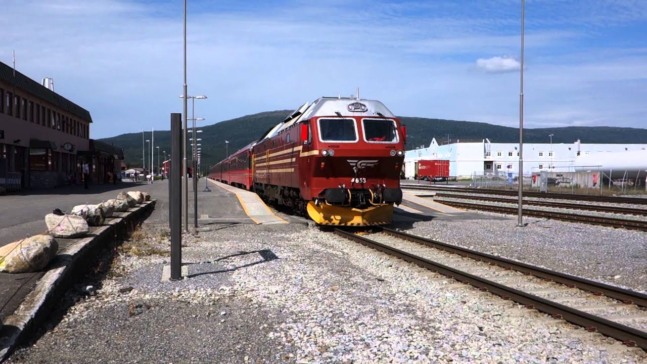 NSB Di 4.653 dagtog avgang fra Fauske stasjon 28.07.13