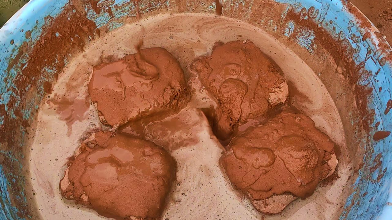 ASMR: new/very creamy soft damp white stoney red dirt bricks crumble dry+water+dipping/🤤💯