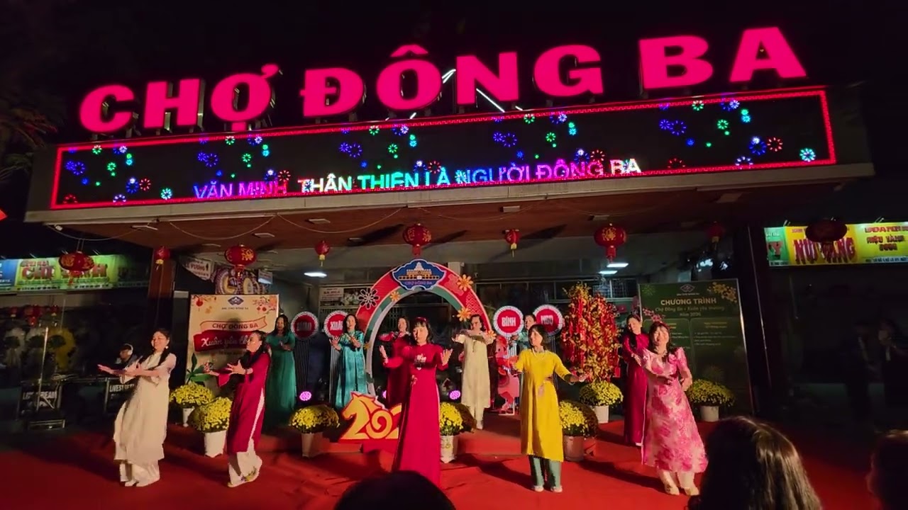 Tết chợ Đông Ba 