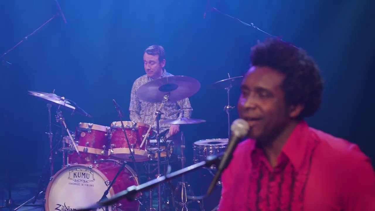 Xantone Blacq - Kari Paavola Duo , playing 