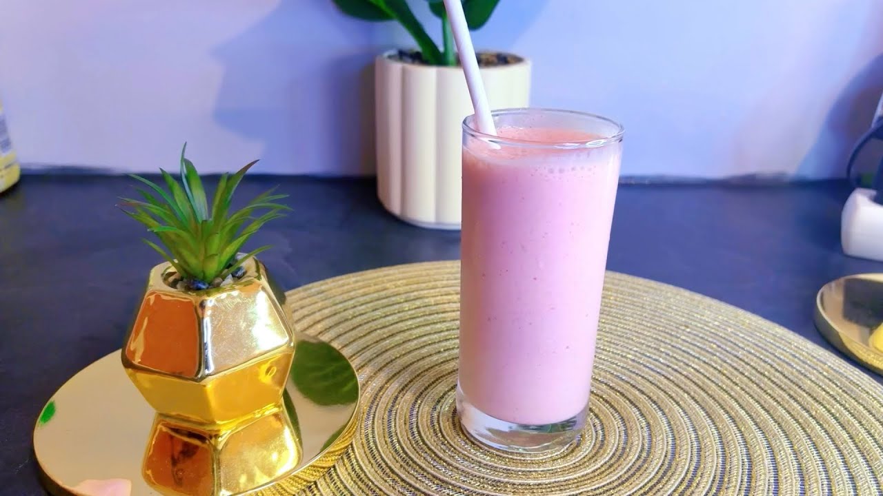Smoothie à la fraise 🍓 😋😋#cuisine #smoothie #follow #recettefacile #foryou #kitchen #food #goviral 
