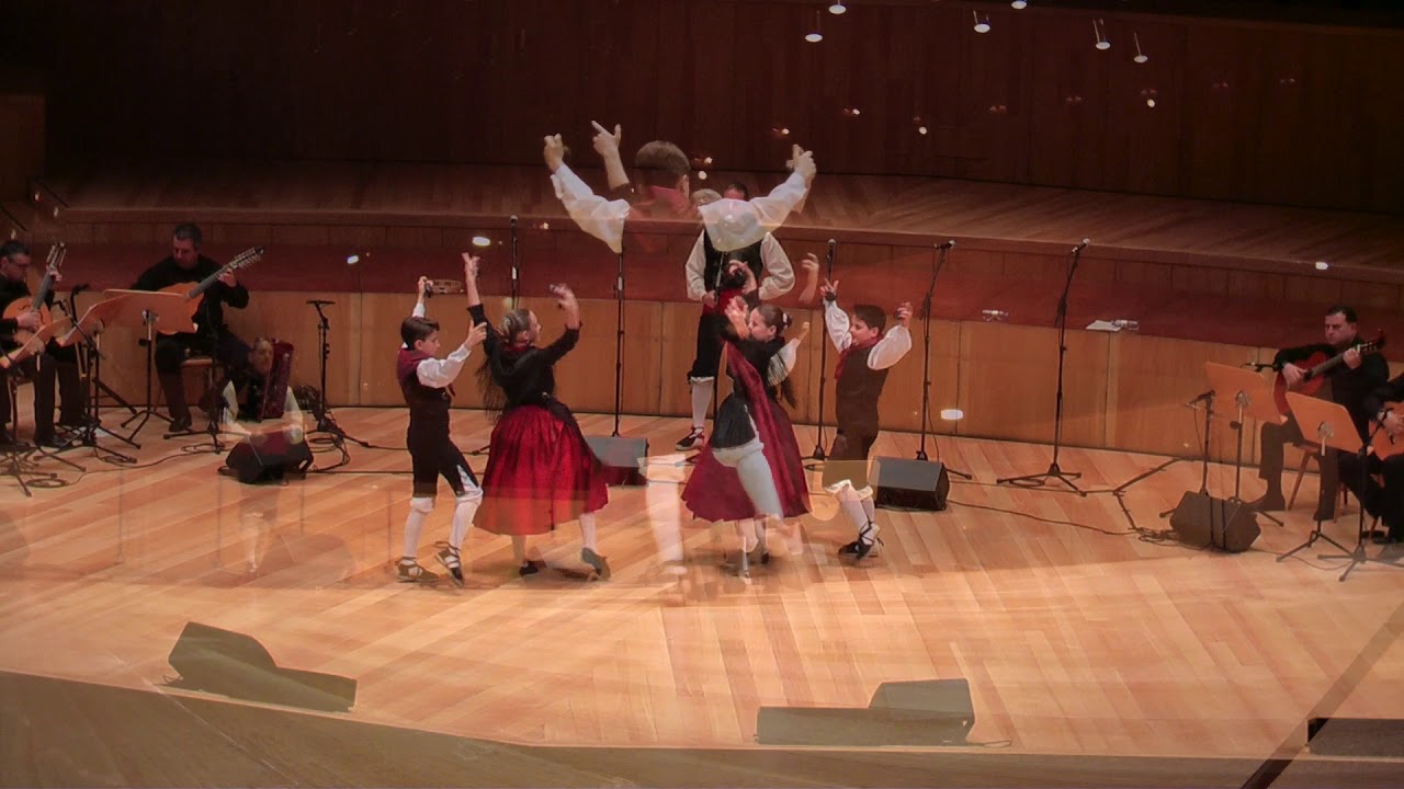 Baile juvenil en Auditorio