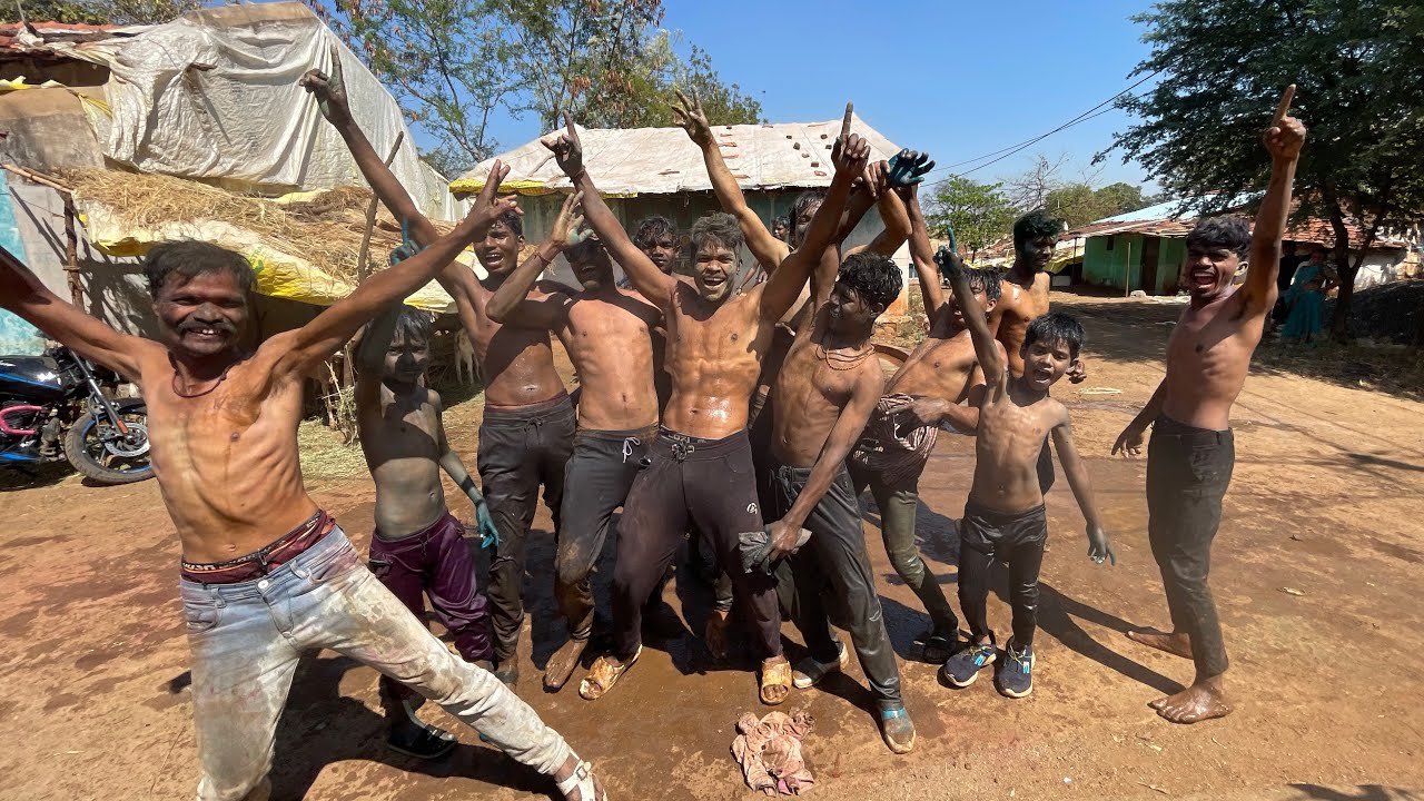 गाँव की होली 😅😂…