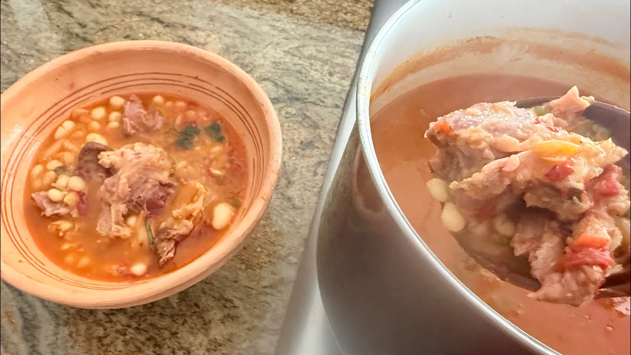 Smoked Pork Hocks/ Bean Soup /Gravce so Pušeno Meso ( Kolenici