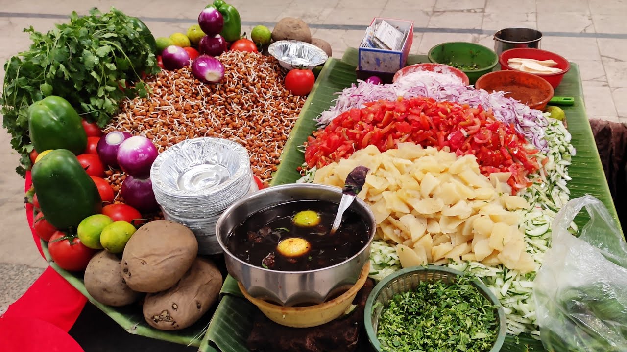 WOW!! This Man Sells Extremely Clean Chana Chaat Masala  - Indian Street Food