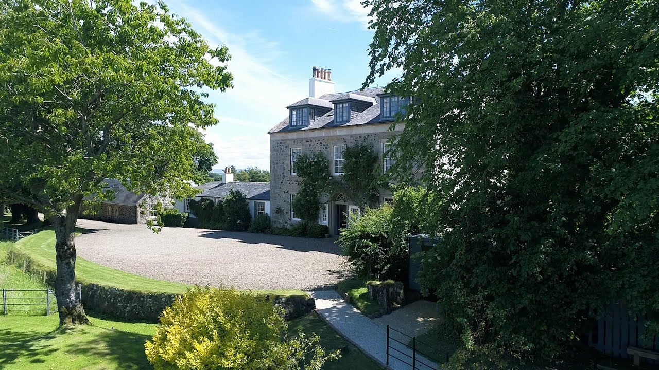 House of Craigie  Outdoors/Indoors