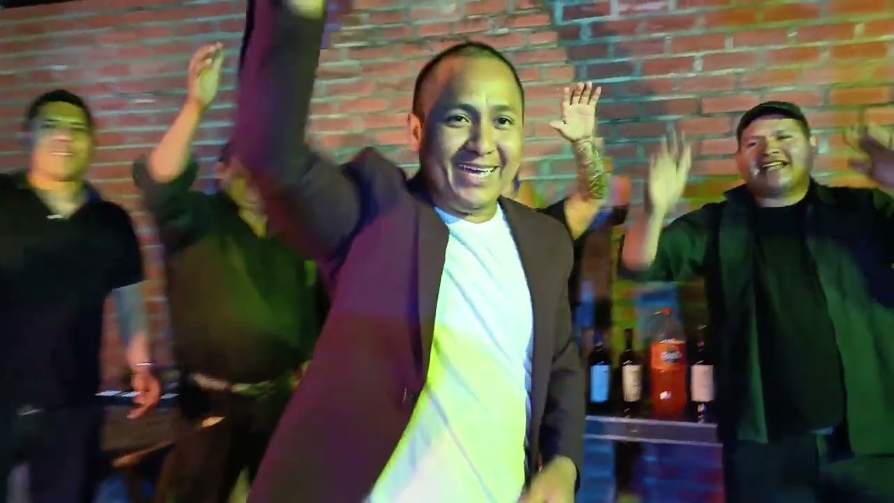 Pablo Ríos en Búnker Transmisión Enganchados de Huaynos Oye Muchacha.