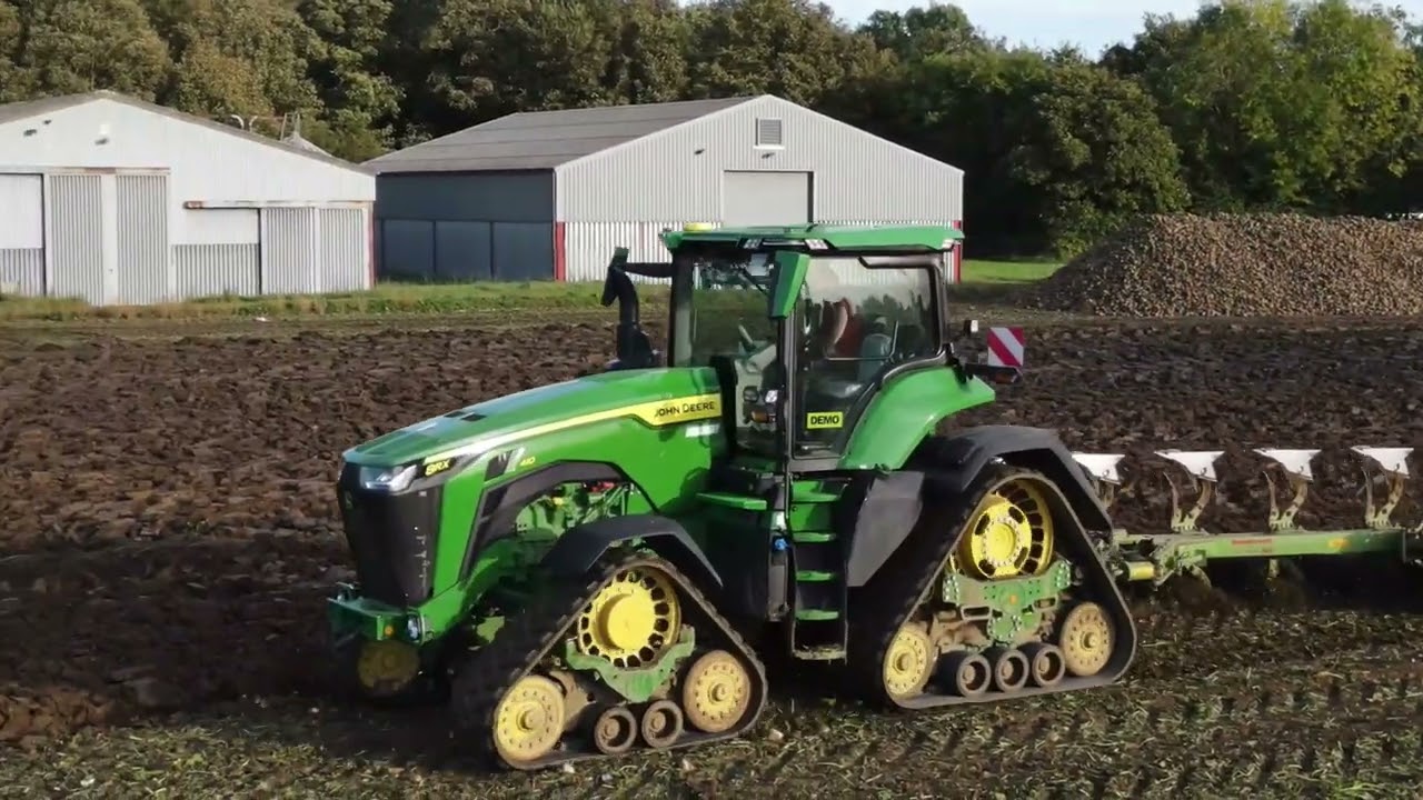4Kᵁᴴᴰ John Deere JD 8RX 410 Four-Track tractor pulling a 7 furrow Dowdeswell 145 Series MA plough