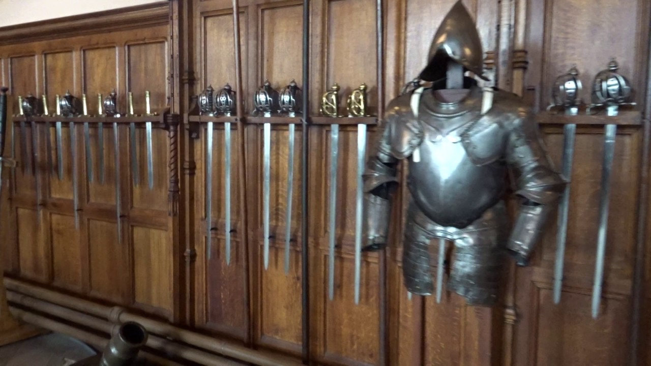 Edinburgh Castle  - Great Hall (Weapons and armoury)