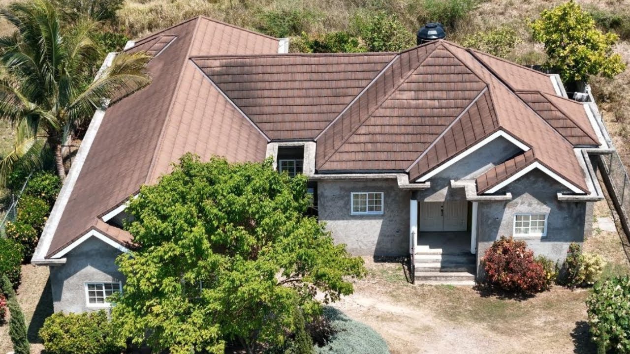 Elegant 4 Bedroom 3 Bathroom House for sale at Hartwell Gardens, May Pen, Clarendon, Jamaica