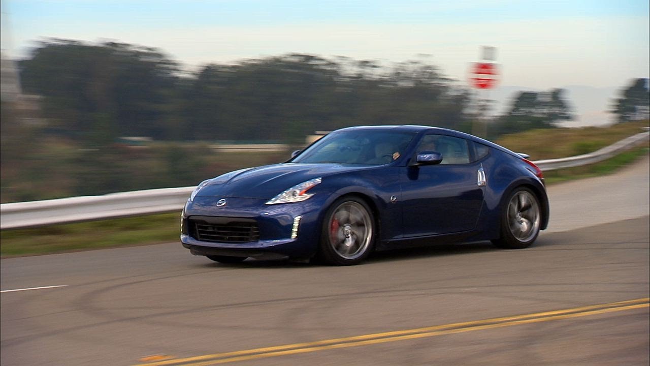 Car Tech - 2013 Nissan 370Z Touring
