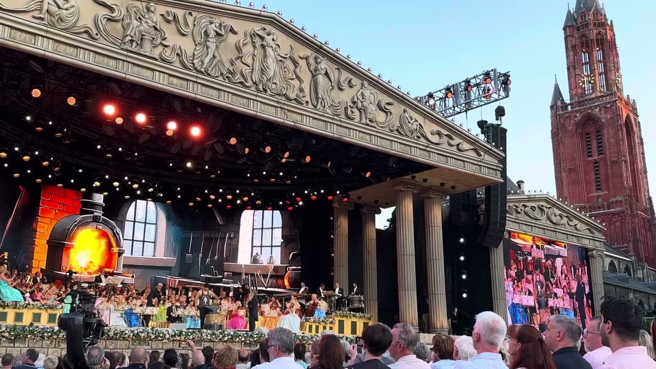 André Rieu and the funny Feuerfest Polka live at Vrijthof Maastricht 2025