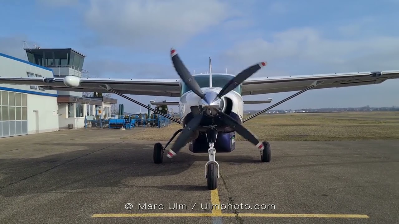 Cessna 208B Grand Caravan EX START UP + TAXIING + TAKE OFF
