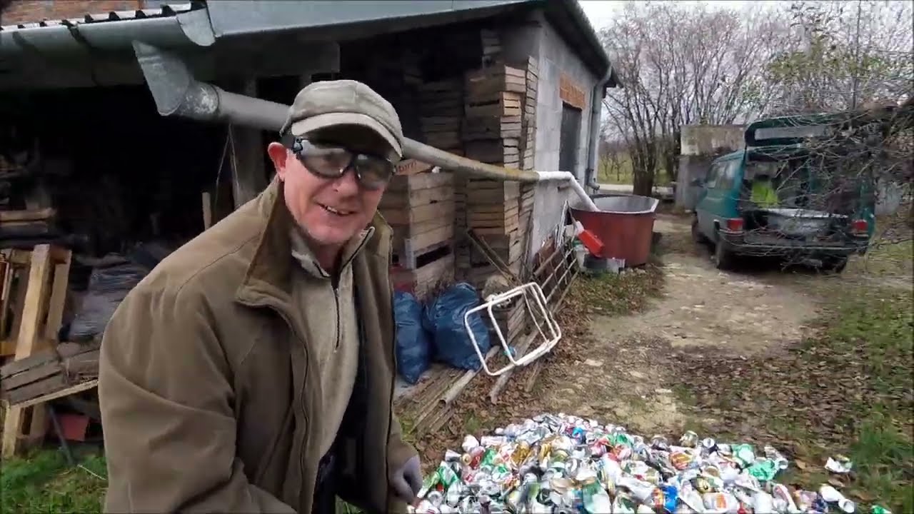 Wanna pełna złomu i 900 puszek. Złomowisko