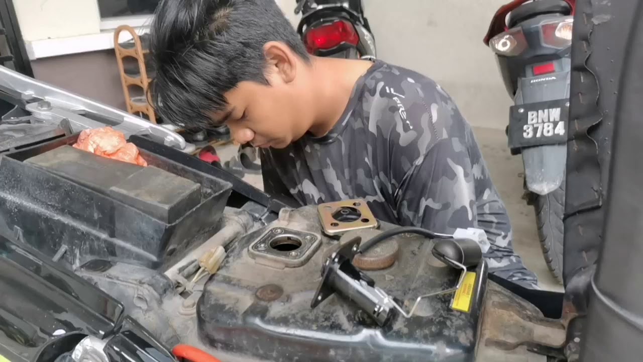 Tajuk hari ini // "pasang meter minyak motor//" Kriss110 beli barang kat Shopee